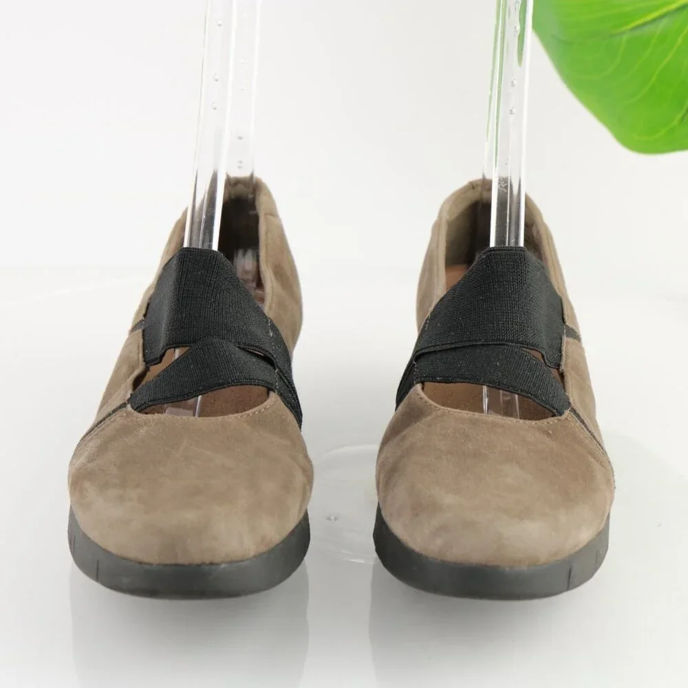 Clarks Womens Daelyn Villa Mary Jane Shoe‎ Size 9.5 M Tan Suede Slip On Flat